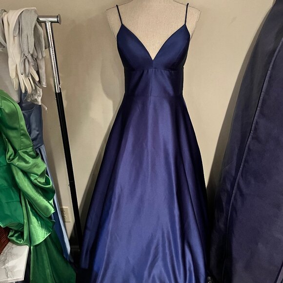 Satin Evening Gown - Picture 4 of 8